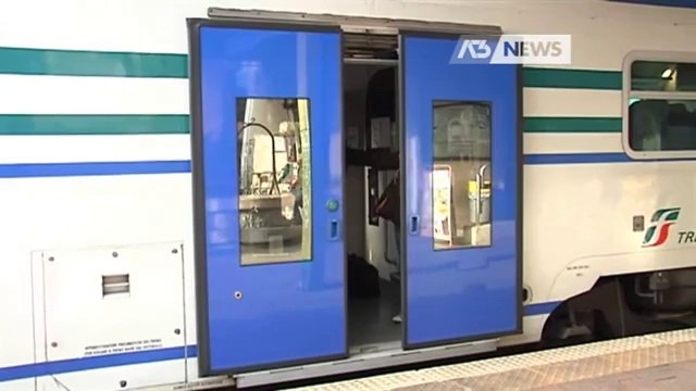 TRENI STRAPIENI, LA PROTESTA DEI PENDOLARI