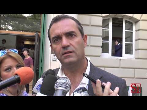 Napoli - De Magistris dopo critiche Vendola: A noi interessa il lavoro per la città (06.10.14)