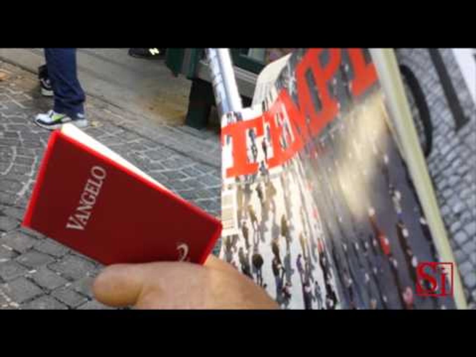 Napoli - Al Vomero scontro ideale tra pro e contro "Sentinelle in piedi" -1- (05.10.14)