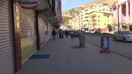 Hakkari'de Kepenkler Kapalı