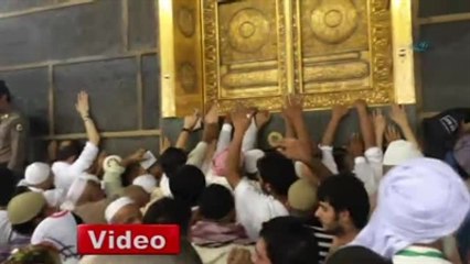 Kabe'nin Kapısında Dua Etmek Bilene Kolay