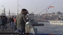Balık Tutmak İçin Köprülere Akın Ettiler