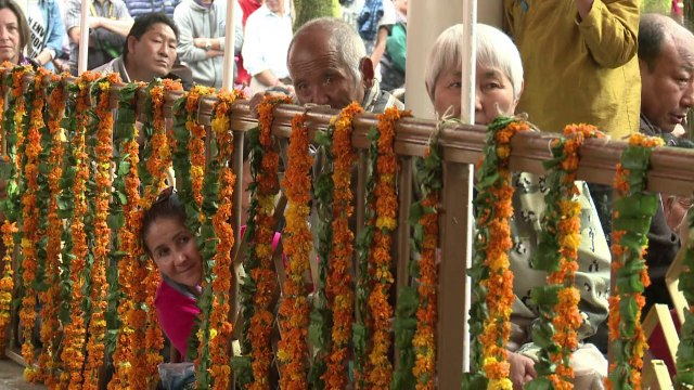 Le dalaï lama, Nobel de la paix depuis 25 ans, apparaît isolé