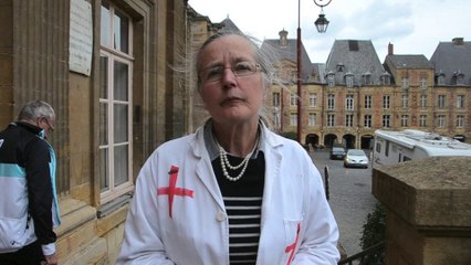 Elle parcourt Maubeuge-Charleville à vélo pour dénoncer les déserts médicaux.