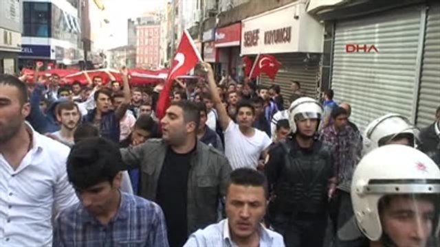 Gebze'de Kobaniye Destek Yürüyüşünde Olaylar Çıktı