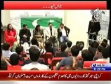 Watch Talat Hussain Cracks A Very Funny Joke to Kashif Abbasi Regarding Mehar Bukhari