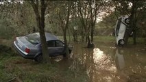 Des voitures renversées après des pluies diluviennes dans l'Hérault