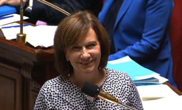 Laurence Rossignol dans le collimateur de la droite à l'Assemblée