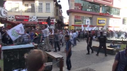 Antalya'da Kobani'ye Destek Eylemine Polis Müdahale Etti