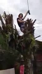 Ficou grudada ao som de Bruno Mars . Que choque kk