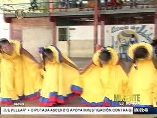 Niñas sueñan con ser grandes bailarinas