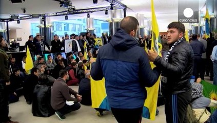 Manifestantes curdos invadem Parlamento Europeu