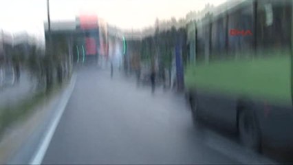 Okmeydanı'nda Yol Kesip Barikat Kuran Gruba Polis Müdahale Etti