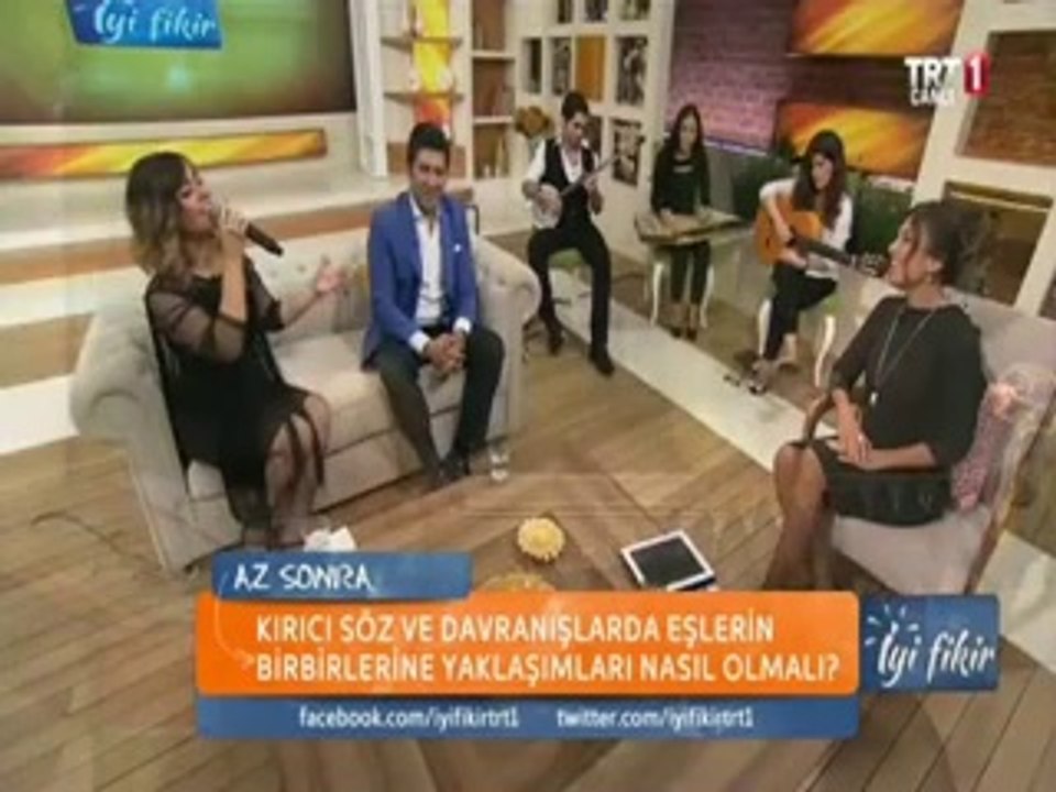 Esra İçöz - Sevmekten Kim Usanır