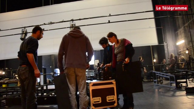 Vannes. Théâtre Anne de Bretagne : le décor prend place