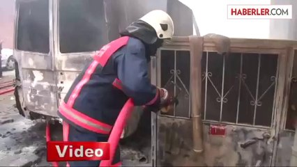 Esenyurt'ta 6 Araç Kundaklandı, Atatürk Büstü Ateşe Verildi