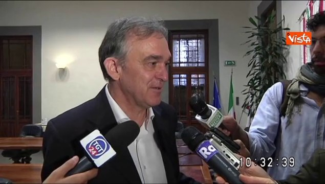 07-10-14 ROSSI PRES TOSCANA NE CON RENZI NE CON D ALEMA SONO LIBERO g00_46