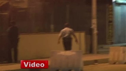 Göstericiler Polis Merkezini Basmaya Çalıştı