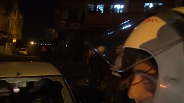 Hastaneye Giden Ailenin Bulunduğu Otomobile Zarar Verildi