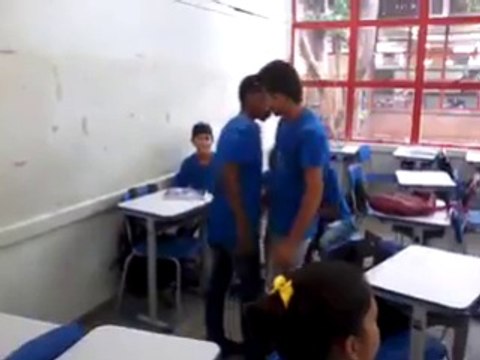 Qui fait le malin, tombe dans le ravin !