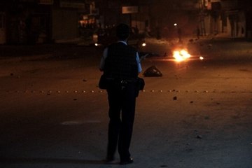 Göstericiler Polis Merkezini Basmaya Çalıştı