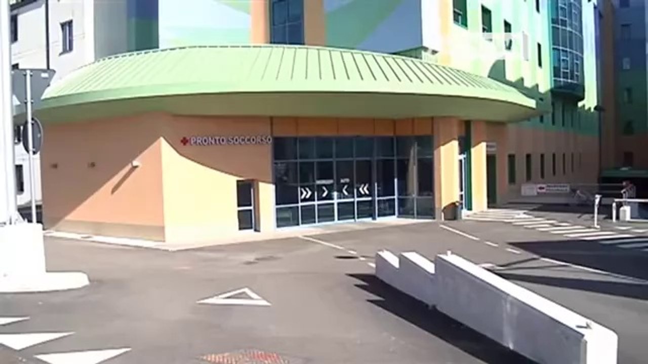 SI SDRAIA SUI BINARI, 12ENNE SALVA PER MIRACOLO