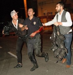 Toma'nın Ezdiği Polisler Hastanelere Kaldırıldı
