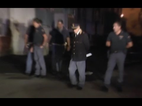 Video Napoli - Sparatoria al Rione Traiano, ferito un 25enne (06.10.14)