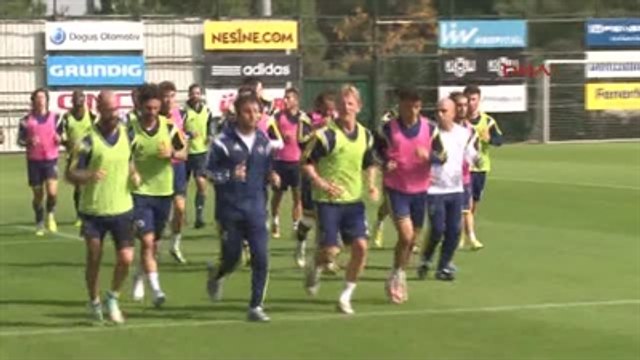 1fenerbahçe'nin Hollandalı Futbolcusu Kuyt: Galatasaray Maçını Sabırsızlıkla Bekliyoruz