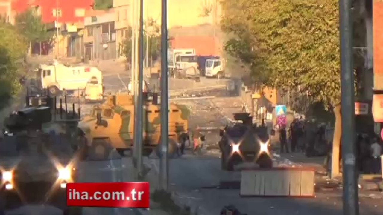 Kobani eyleminde bayrak indirmeye çalışana esnaf ateş açtı - KonyaMesaj