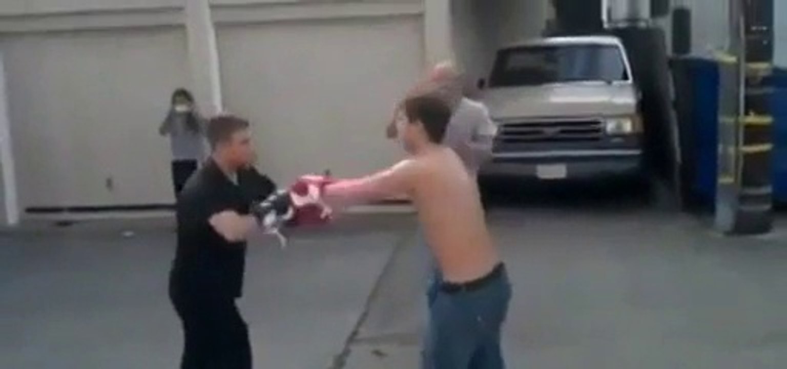 Combat de boxe de rue finit mal