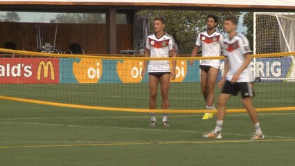 Nuova tegola Arsenal: Oezil fuori tre mesi