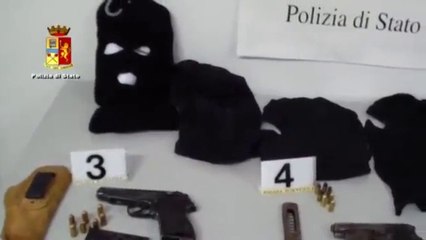Biancavilla - la Polizia di Stato sequestra arsenale con fucili mitragliatori