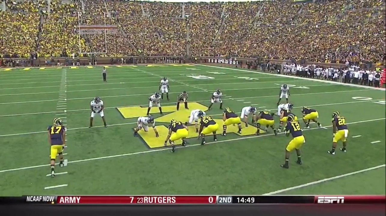 2012.NCAA.Week.11.Northwestern.at.Michigan.1st.Half.720p.mp4-002