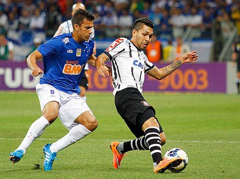 Ainda dá! Corinthians vence Cruzeiro e ainda sonha com título