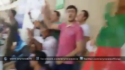 "Go Nawaz Go" Chants During Pakistan vs Australia Match