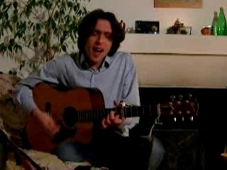 AUGUS : "Dans mes bras, y a des soirs"