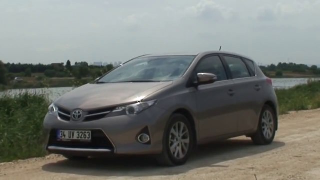 Yeni Toyota Auris 1.4 dizel test sürüş yorum yakıt tüketimi ve performansı videosu // ototest.tv