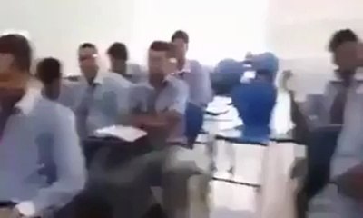 پنجاب کالج کے طلبہ کا -گو نواز گو - کہنے کا وکھرا سٹائل - hahaha must watch