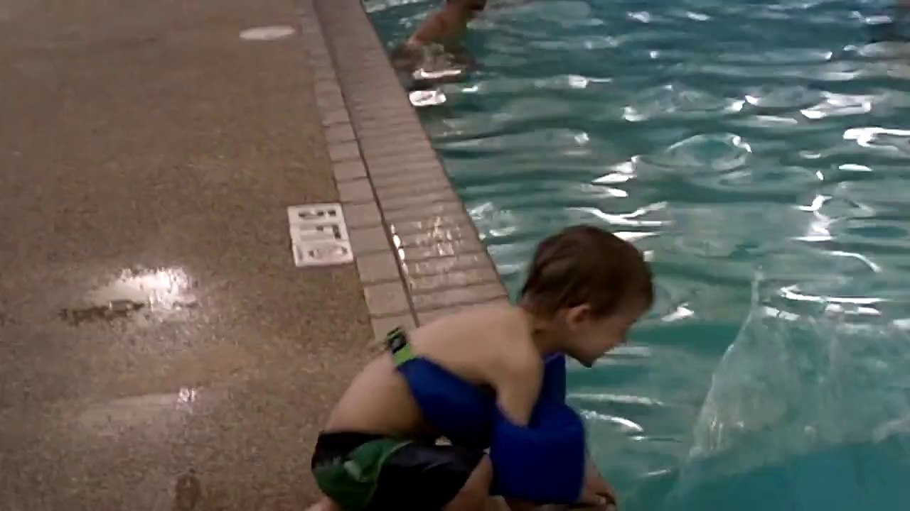 Cat Flying in swimming pool how to make a cat for a swim fail HILARIOUS VINE just funny laughs clip