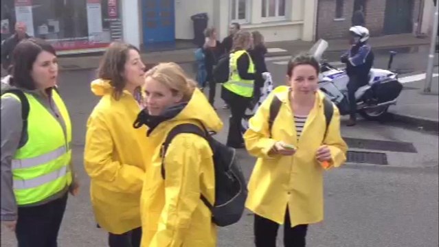 Manifestation contre la hausse des tarifs des liaisons maritimes à Vannes : le boulevard de la Paix bloqué