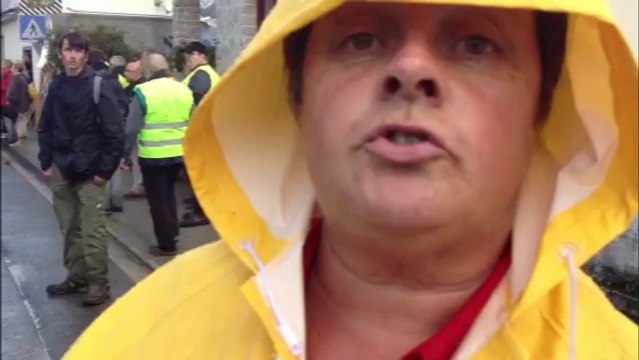 Liaisons maritimes. Interview d'une habitante des îles morbihannaises dans la manifestation de Vannes