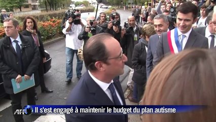 Hollande s'engage à maintenir le budget du plan autisme
