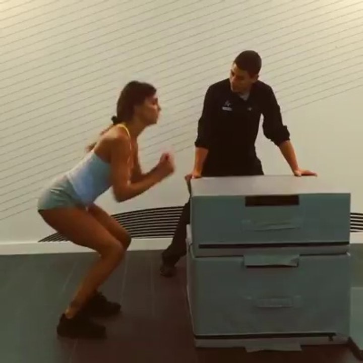 belen Rodriguez allenamento step