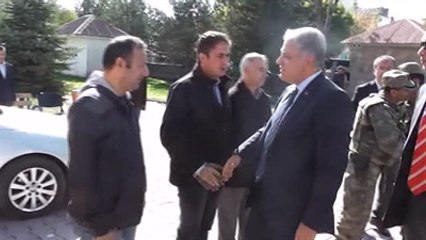 Vali Tekinarslan Patnos'ta Yakılan Yerlerde İncelemelerde Bulundu