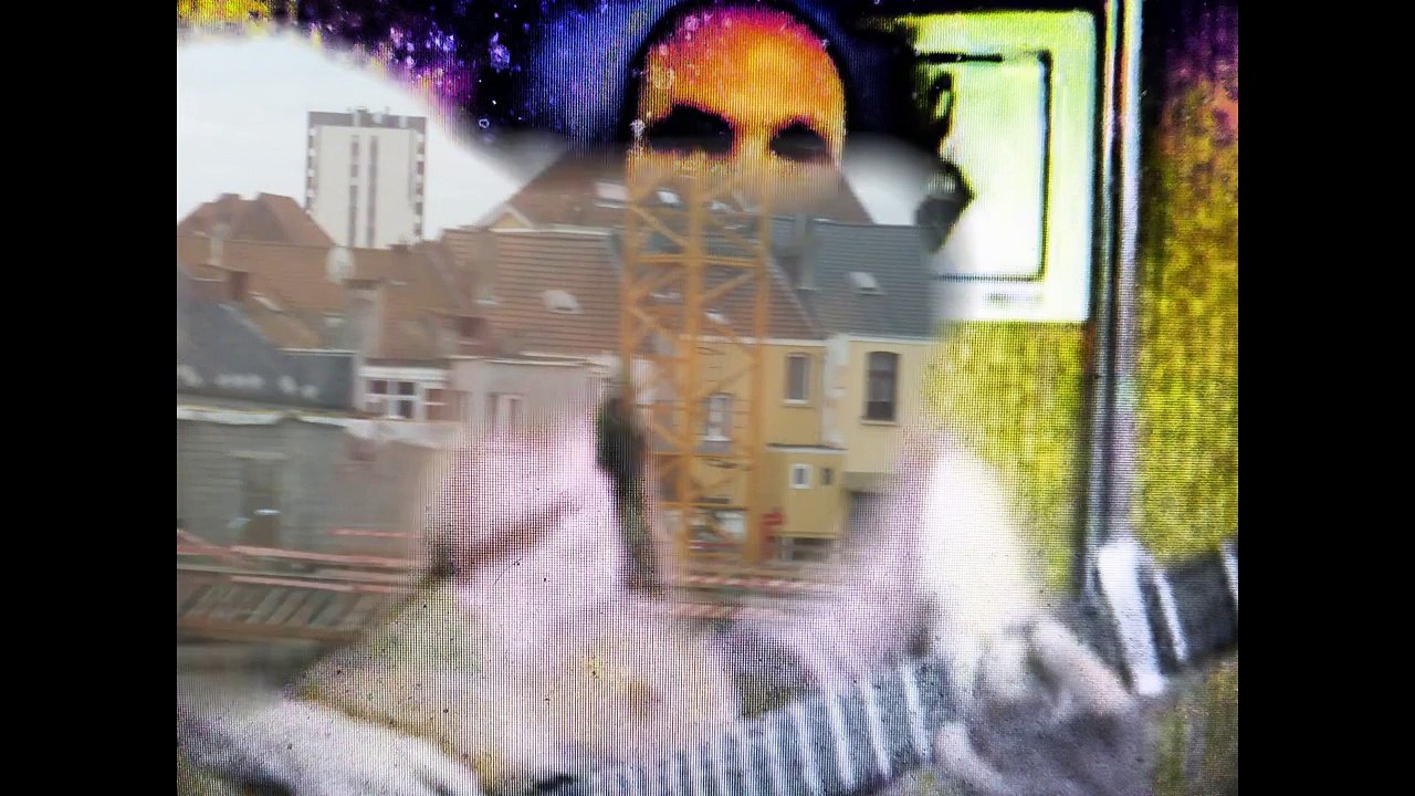 HUGUES DRAYE : "Les arrières cours"  (paroles et musique : Hugues Draye)