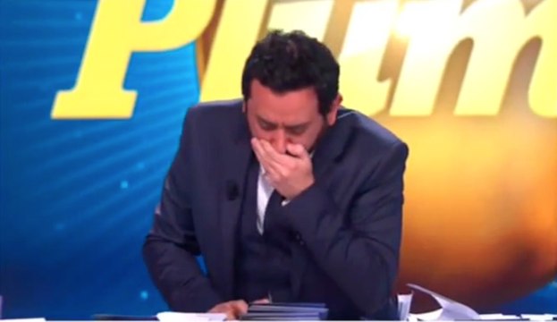 GORE : Cyril Hanouna vomit de rire