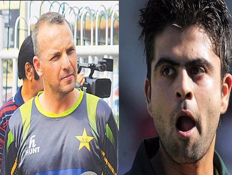 Ahmed Shahzad Waqar Younis Face off