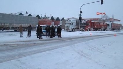 Afyonkarahisar'ın İlçelerinde Ulaşıma Kar Engeli