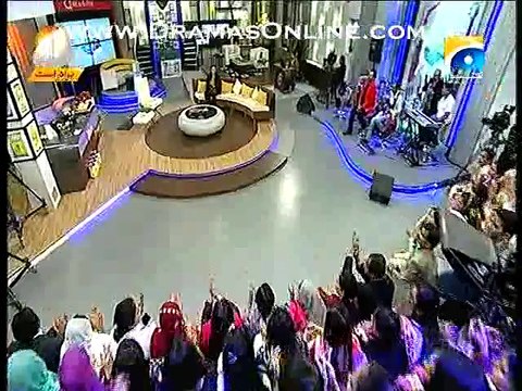 Dr Aamir Liaquat Wearing A Valentines Aprin & Flirting With Dr Bilquees On His Show